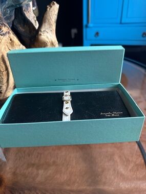 Samantha Thavasa Black Wallet with White Strap and Gold Hardware